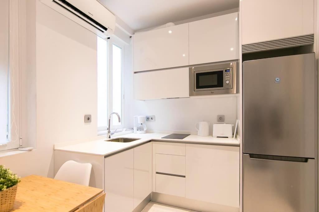 En El Corazon De Madrid, Museos Apartment Exterior photo